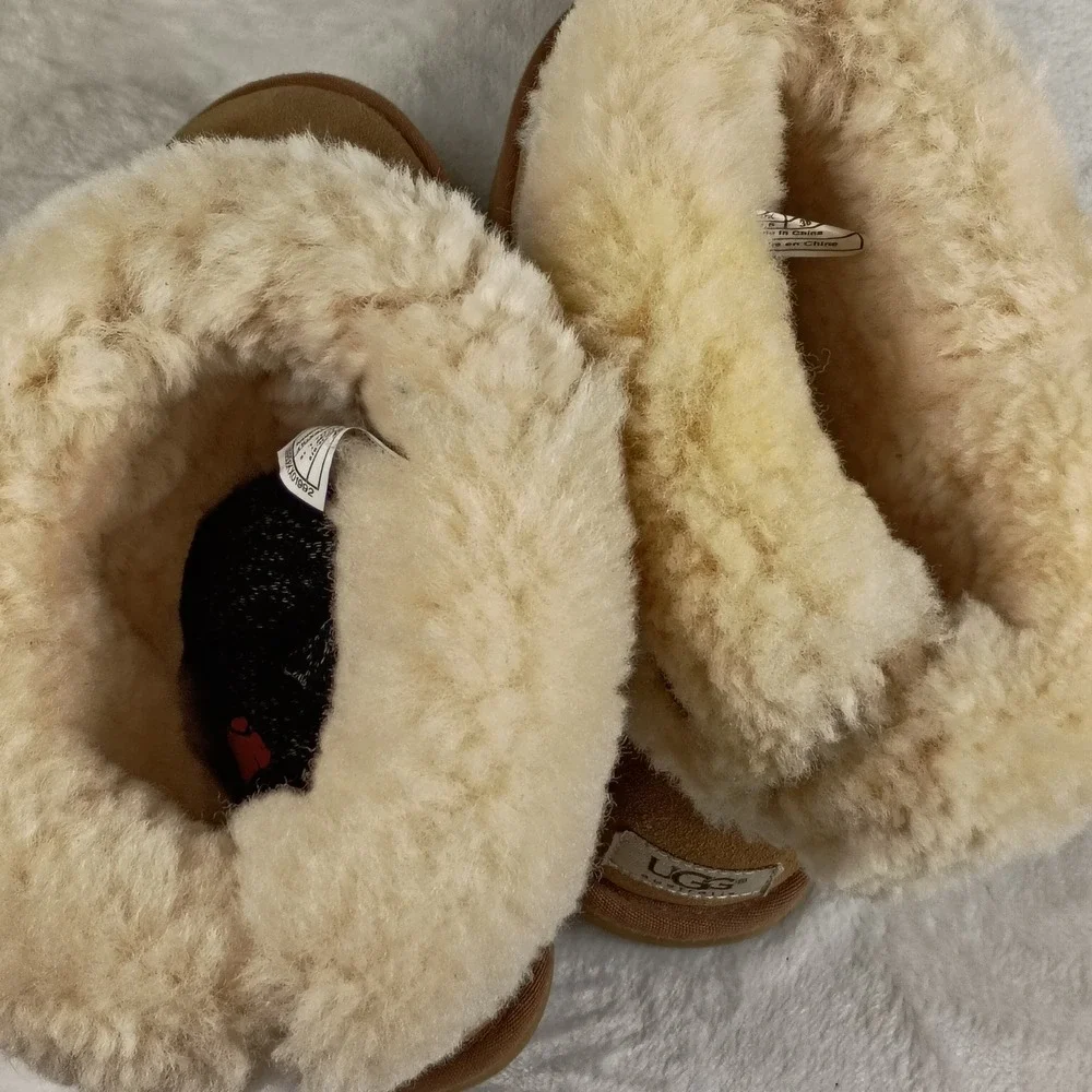 UGG Boots Womens 7‎ Chestnut  Shearling Cuff Button Suede Mid Calf